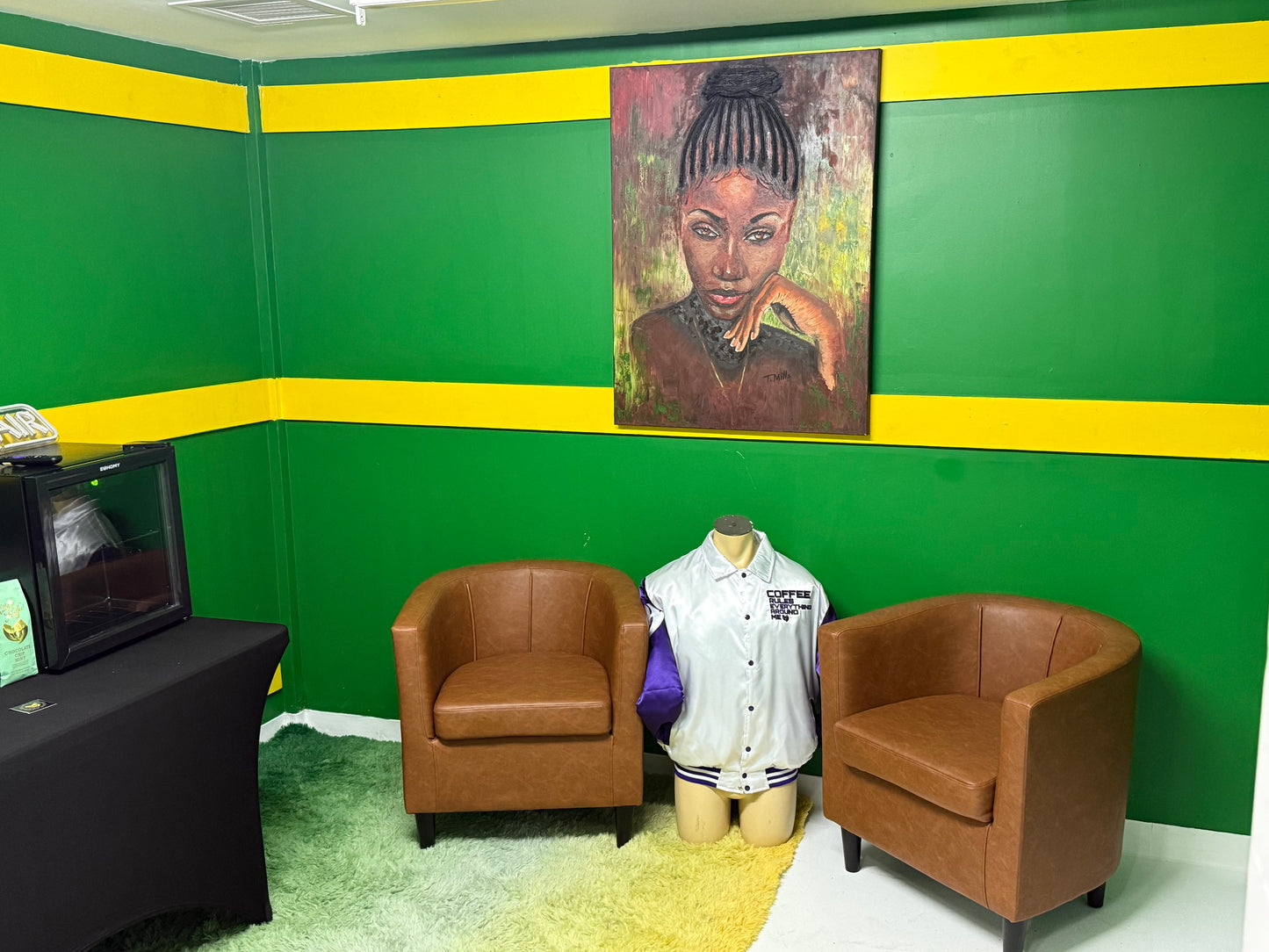 Lions Den Green Room W/Camera